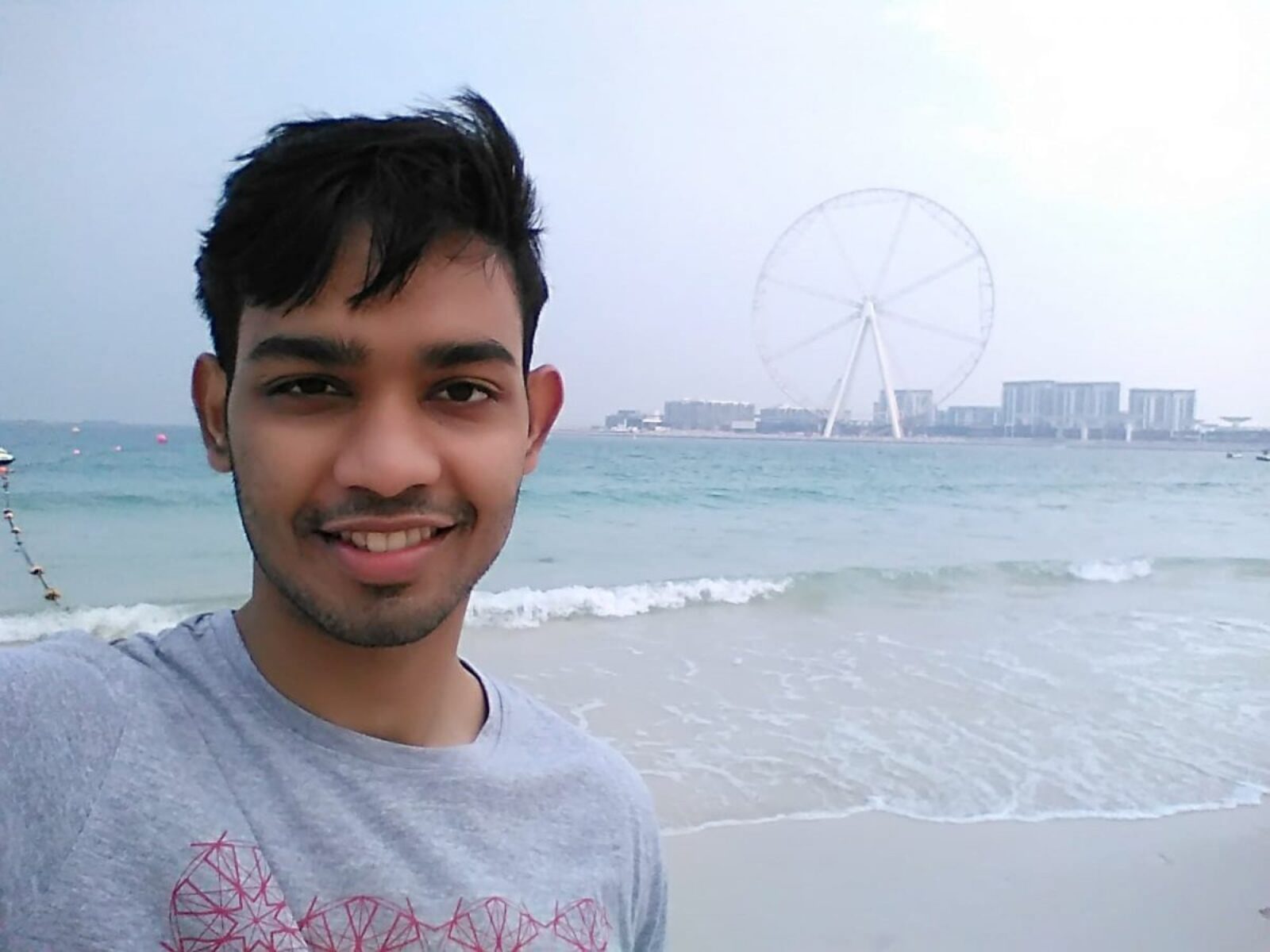 Nikunj Madhogaria – Fondateur de DealTohPagalHai