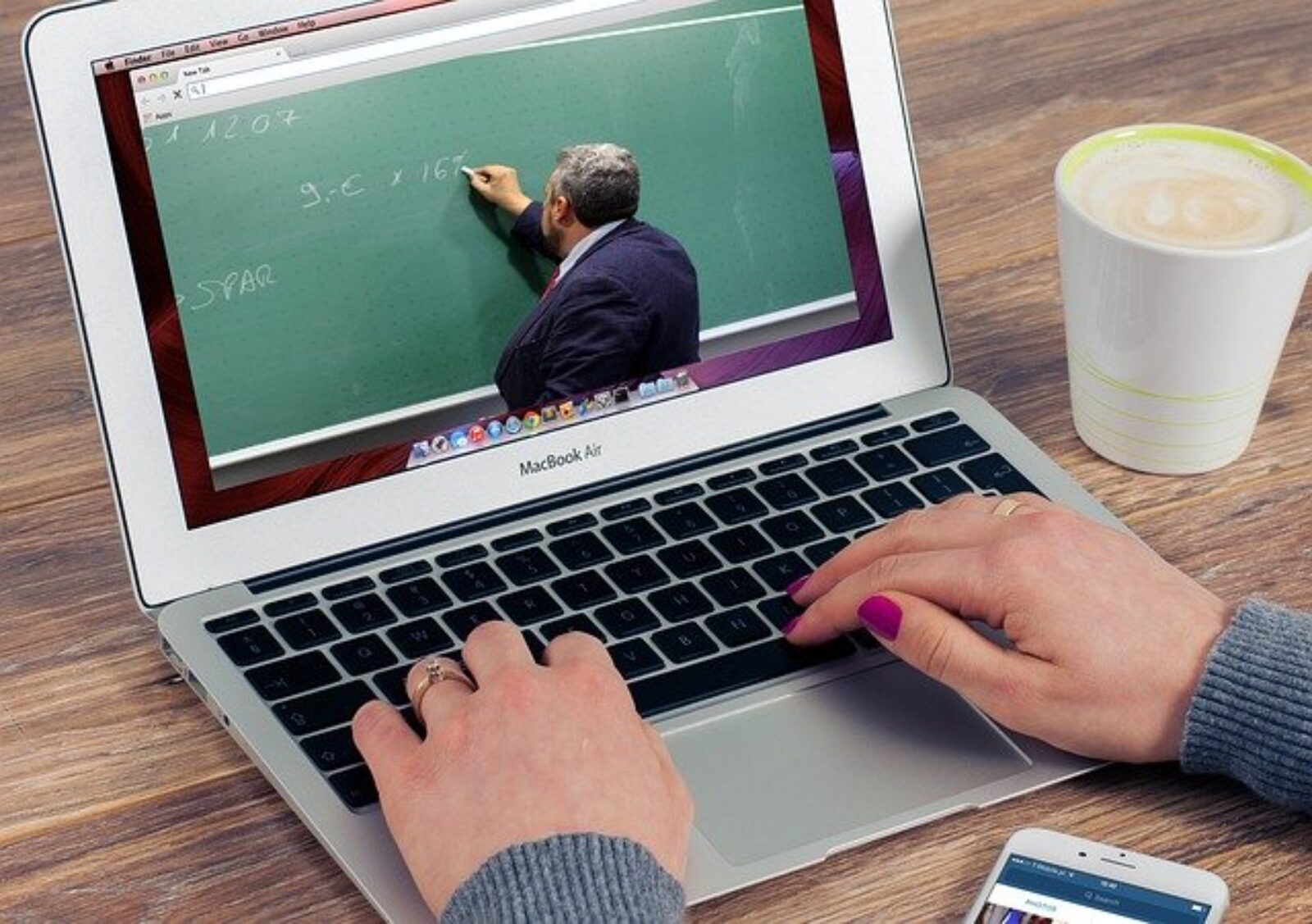 Où recherchez-vous une formation en ligne?