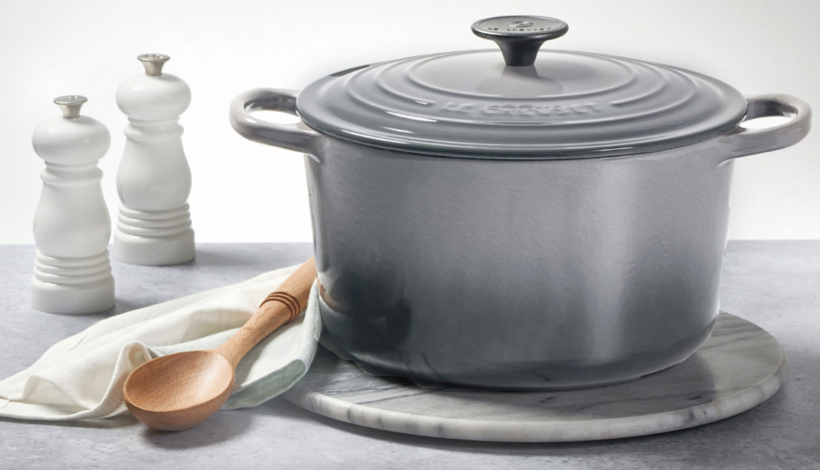 Obtenez de nouveaux ustensiles de cuisine pendant que vous êtes coincé à la maison lors de cette réduction de 20% sur Le Creuset