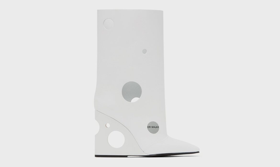 Ces bottes Off-White ™ ressemblent au fromage suisse